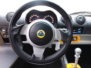 لوتس إليز الداخلية 