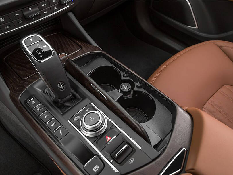 مازيراتي ليڤانتي Interior 