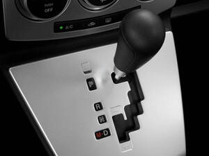 مازدا ٥ الداخلية 