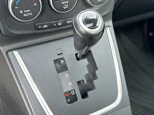 مازدا ٥ الداخلية 