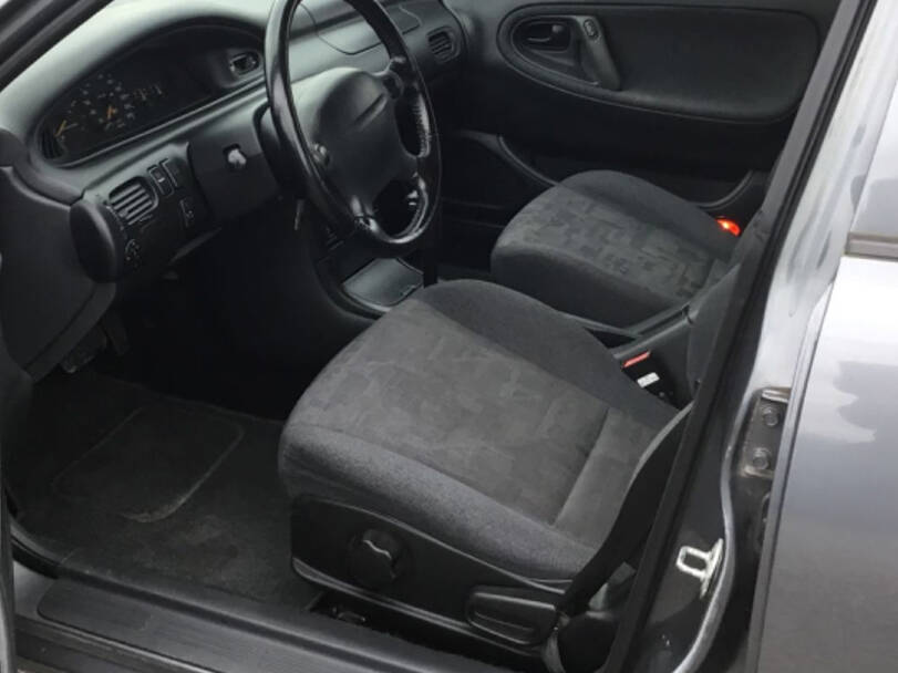 مازدا ٦٢٦ الجيل الخامس Interior 