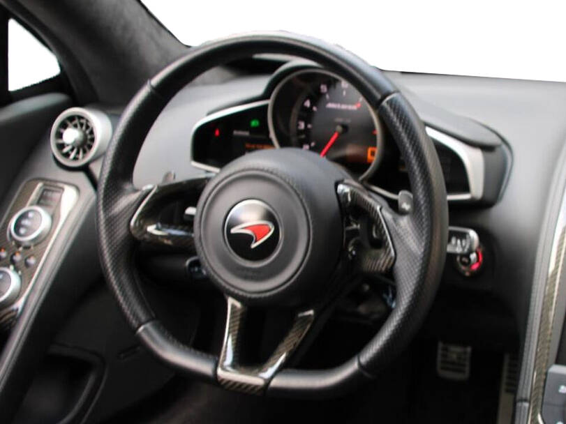 ماكلارين ١٢ سي Interior 