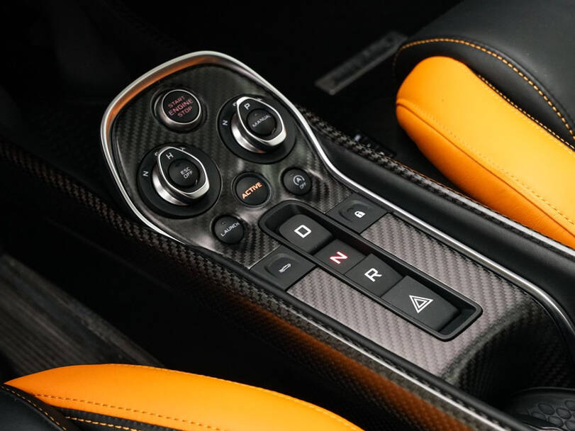 ماكلارين ٦٠٠ إل تي Interior 