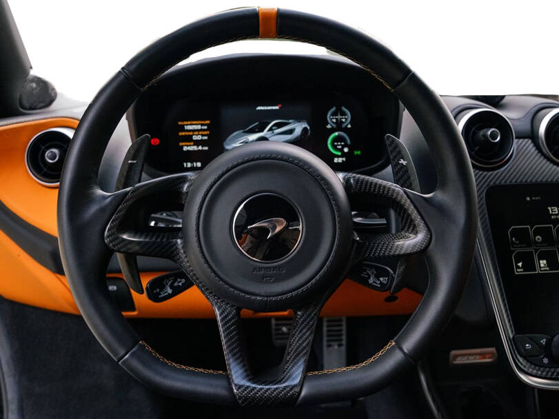 ماكلارين ٦٠٠ إل تي Interior 