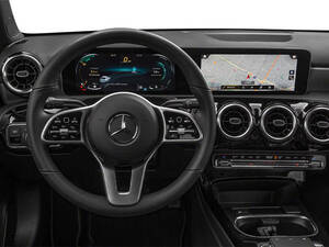 مرسيديس بنز A كلاس الداخلية 