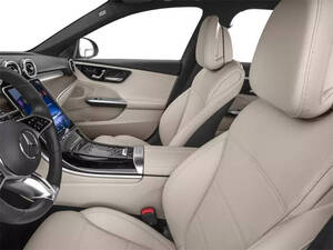 مرسيديس بنز C كلاس الداخلية 