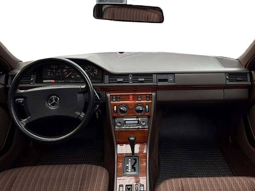 مرسيدس بنز إي كلاس Interior 