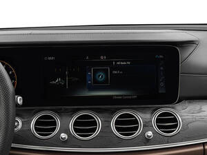 مرسيديس بنز E كلاس الداخلية 