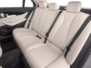 مرسيديس بنز E كلاس الداخلية 