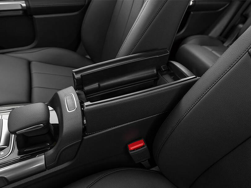 Mercedes Benz GLB Class 2025 Interior 