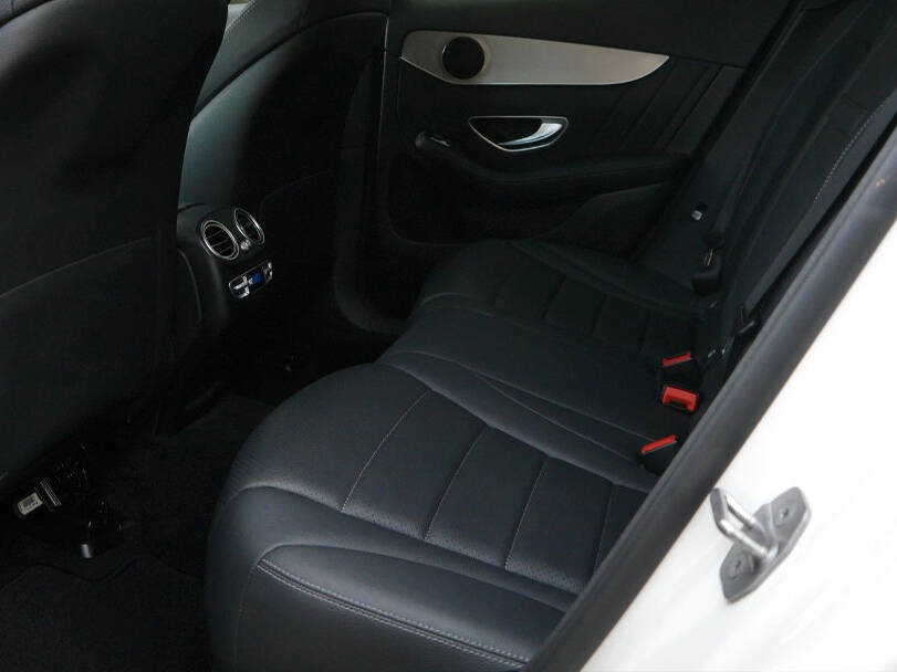 مرسيدس بنز جي إل سي كلاس Interior 