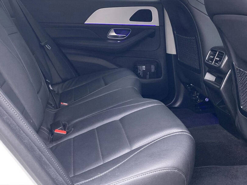 مرسيدس بنز جي إل إي كلاس Interior 
