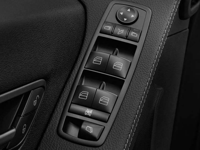 مرسيدس بنز آر كلاس Interior 
