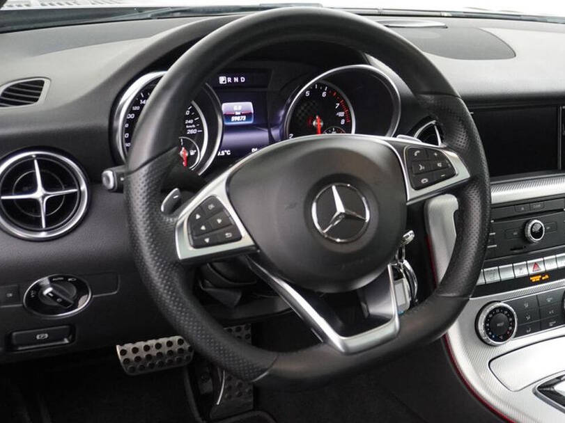 مرسيدس بنز إس إل سي كلاس Interior 