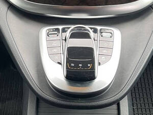 مرسيديس بنز في كلاس الداخلية 