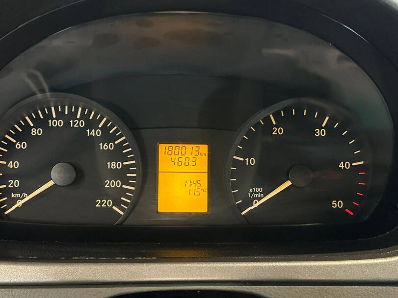 مرسيديس بنز فيانو Interior 