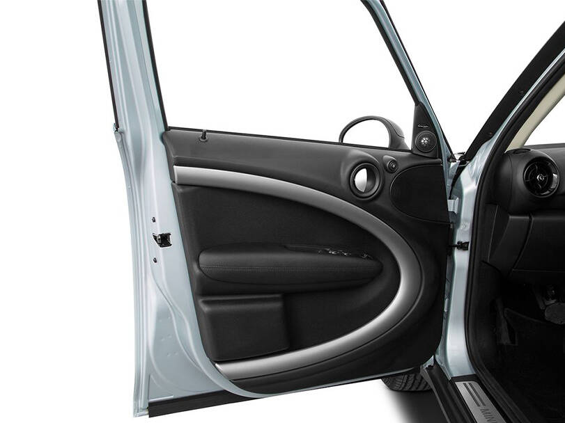 ميني كانتري مان Interior 