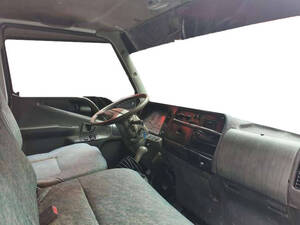 ميتسوبيشي كانتر الداخلية 