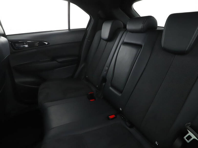 ميتسوبيشي إكليبس كروس Interior 