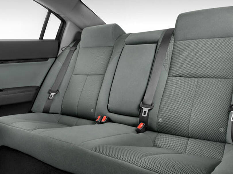 ميتسوبيشي جالانت Interior 