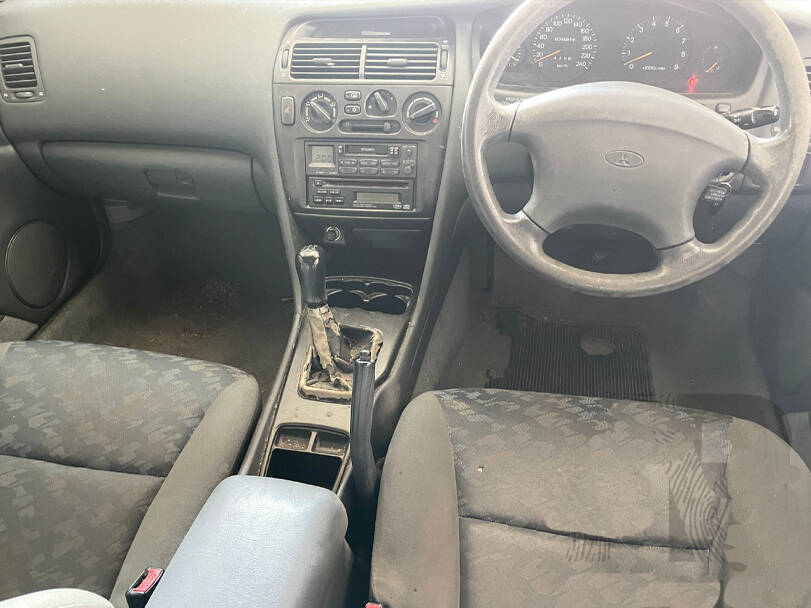 Mitsubishi Magna Interior 