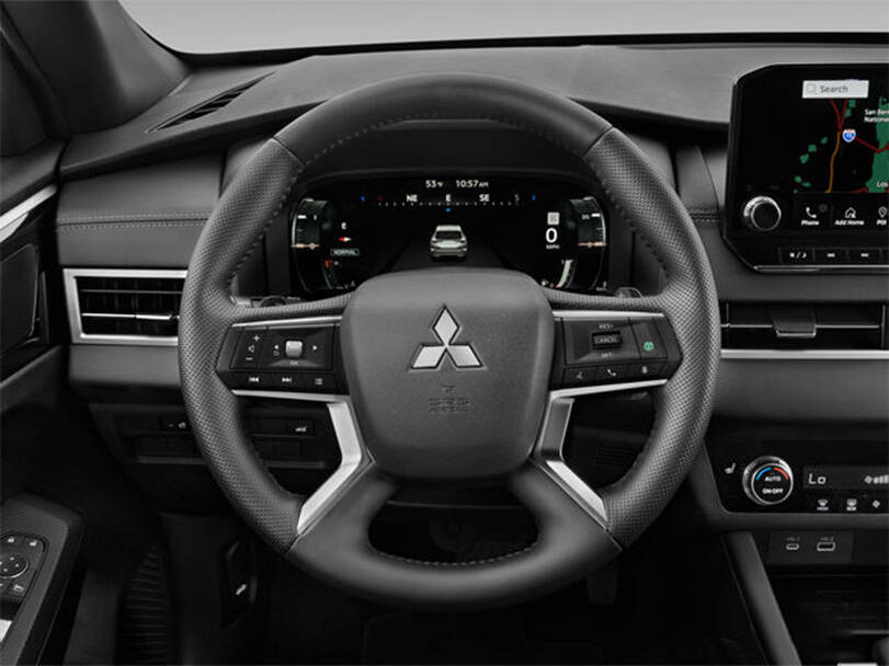 ميتسوبيشي أوتلاندر Interior 