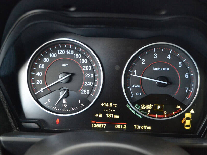 بي ام دبليو ٢ سيريز الجيل الأول (F22) Interior 