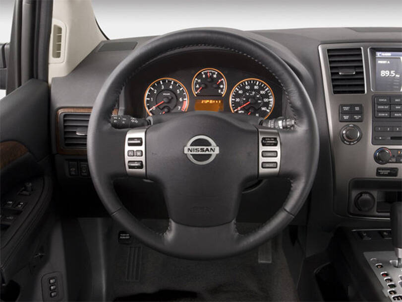 نيسان أرمادا Interior 