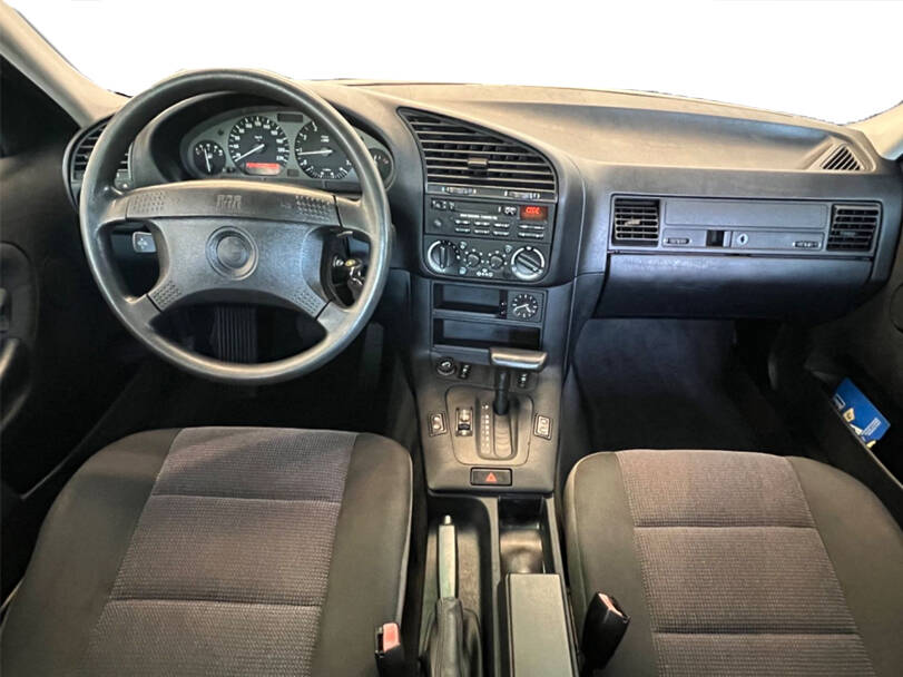 BMW 3 Series 3rd (E36) Generation Interior 