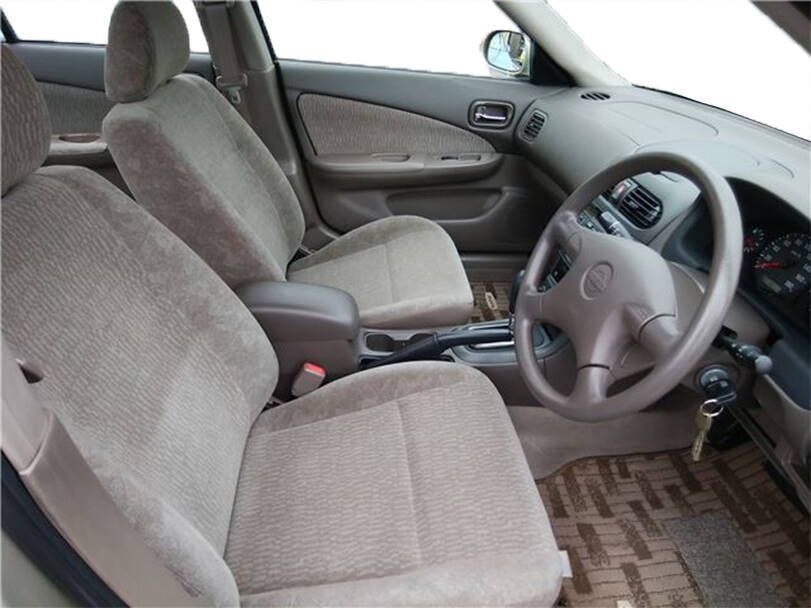 نيسان صني Interior 