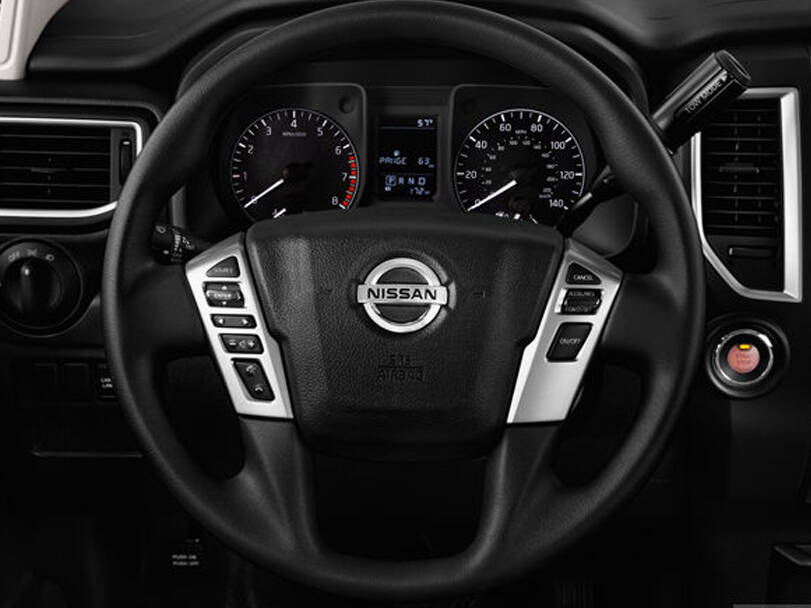 نيسان تايتان Interior 