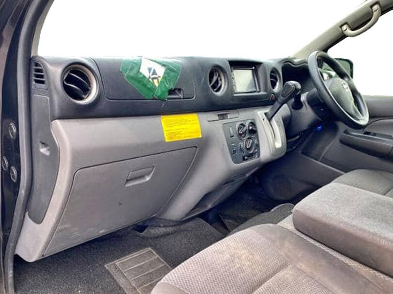 نيسان أورفان 2025 Interior 