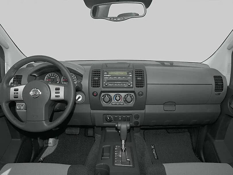 نيسان إكس تيرا الجيل الأول Interior 