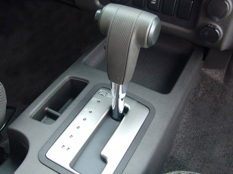 نيسان إكستيرا Interior 