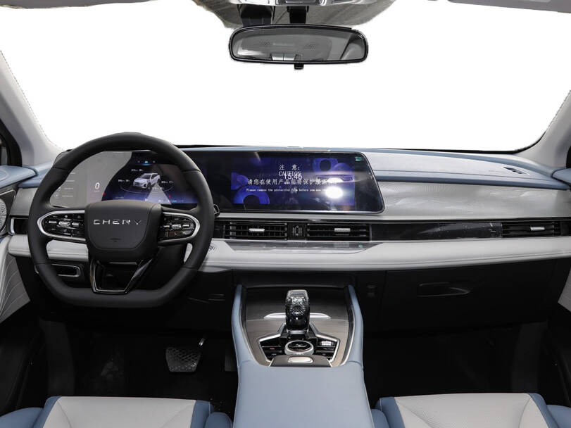 أومودا سي ٥ Interior 