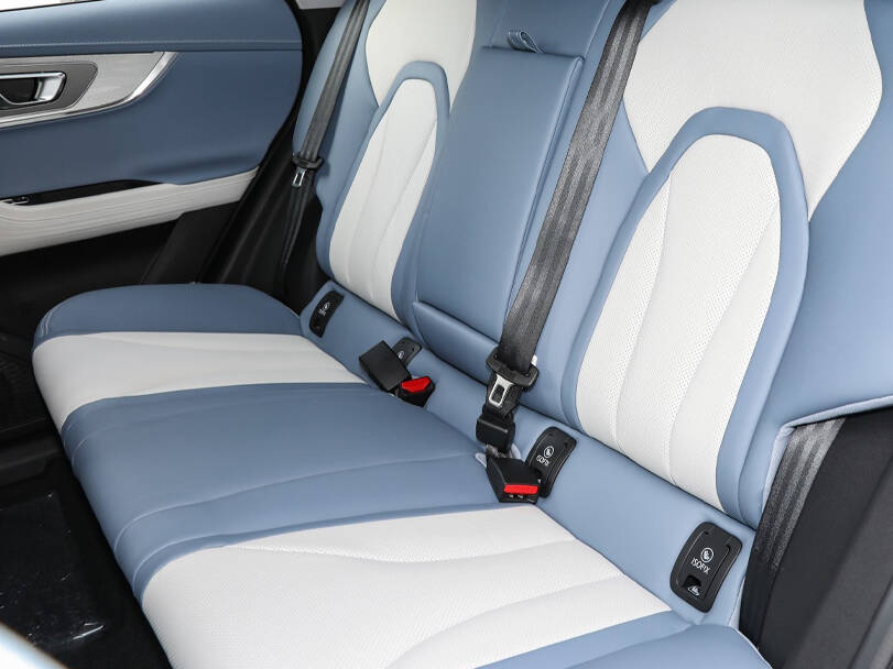 أومودا سي ٥ Interior 