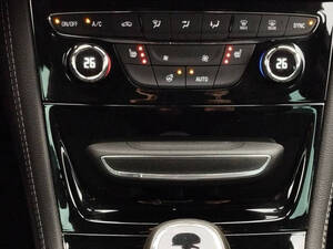 أوبل أسترا الداخلية 