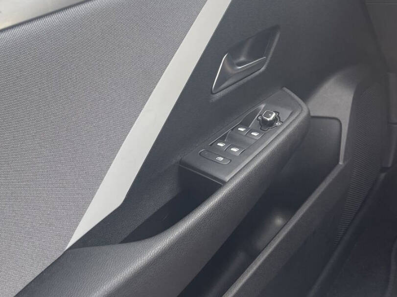 أوبل أسترا Interior 