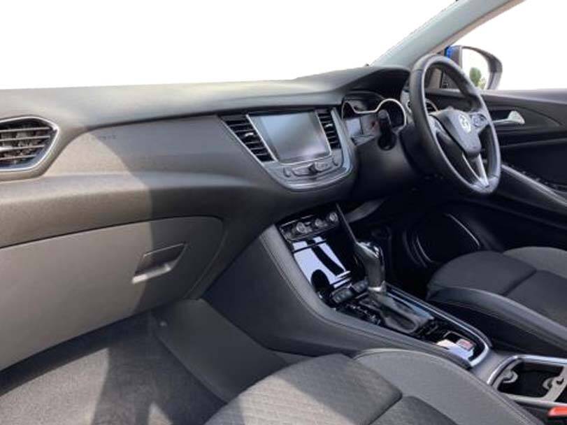 أوبل جراندلاند إكس Interior 