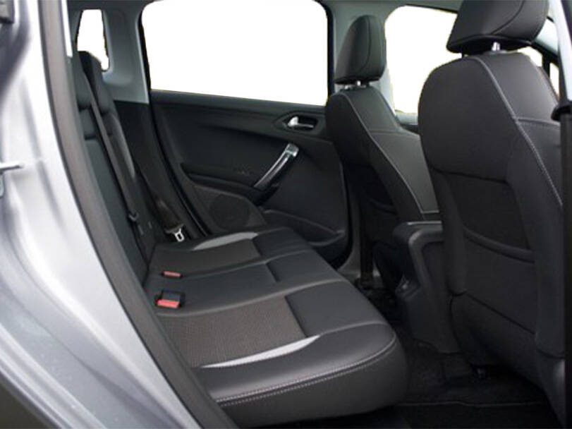 Peugeot 2008 1st (A94) Generation Interior 