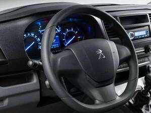 بيجو إكسبيرت الداخلية 