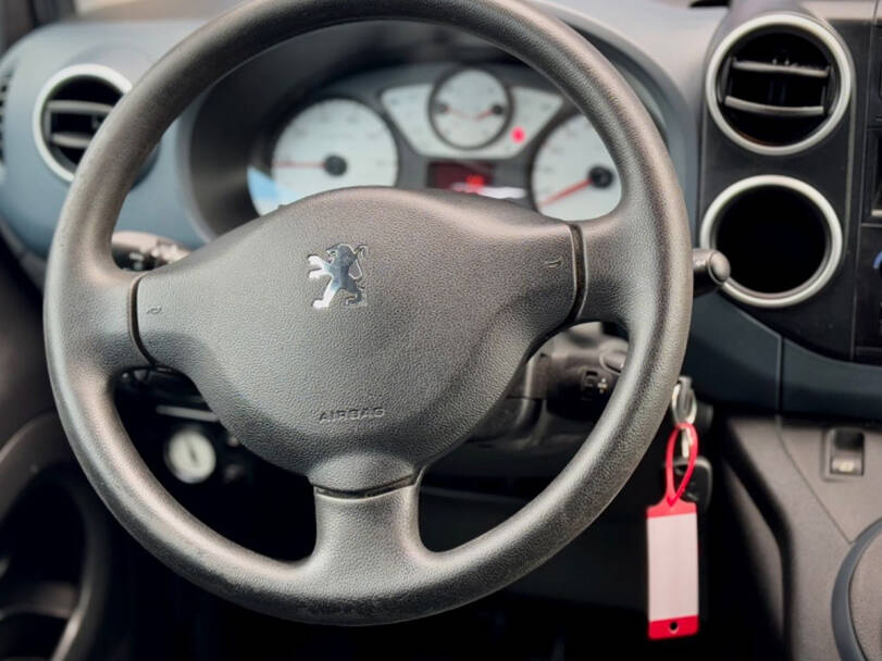 بيجو بارتنر Interior 