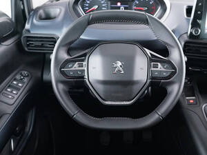 بيجو ريفتر الداخلية 