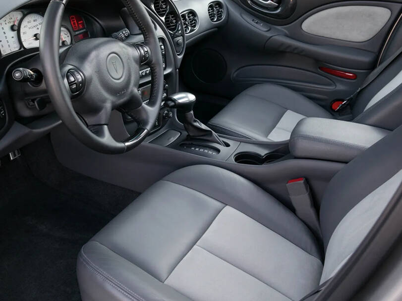 بونتياك بونيفيل Interior 