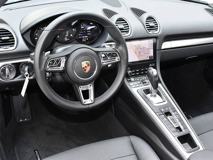 بورشه بوكستر 2025 Interior 