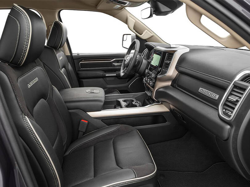 رام ١٥٠٠ Interior 