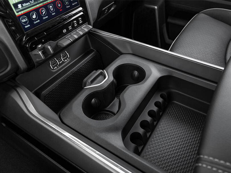 رام ٢٥٠٠ Interior 