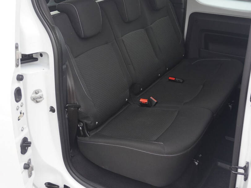 رينو دوكر فان 2025 Interior 