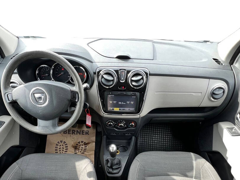 رينو لوجي Interior 