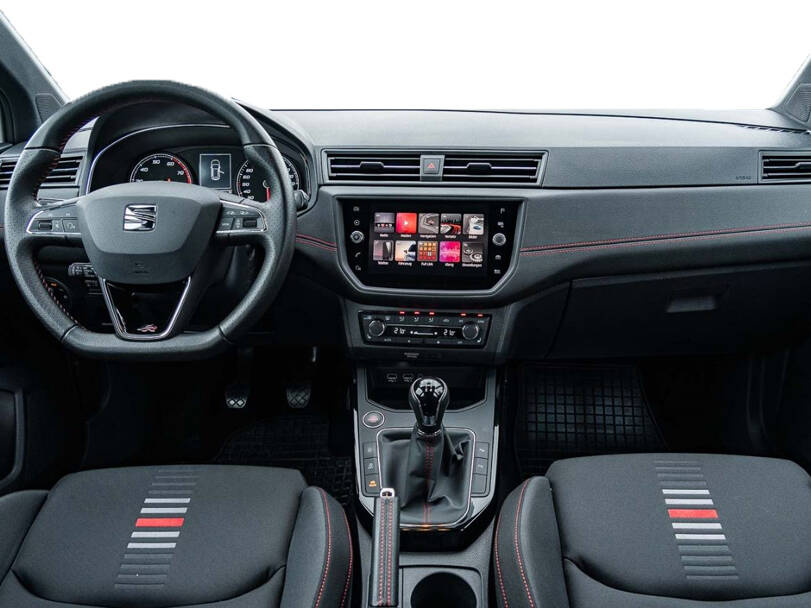 سيات أرونا Interior 